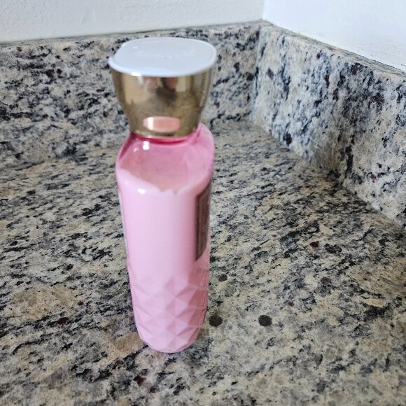 NEW BATH AND BODY WORKS CHAMPAGNE TOAST DAILY NOURISHING 24 HOUR 8 OZ LOTION - Picture 3 of 6